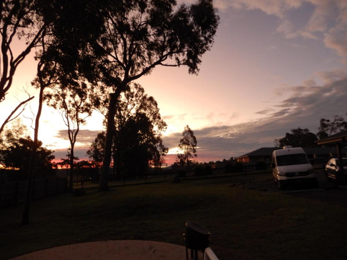 Готель Scenic Sunsets@Tamborine Екстер'єр фото